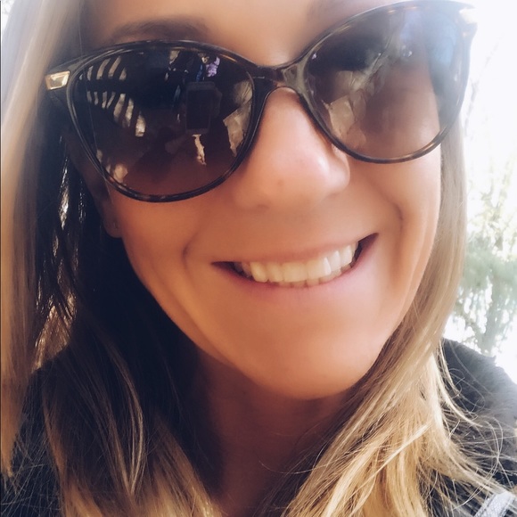 Meet your Posher, Anna - Picture 1 of 2